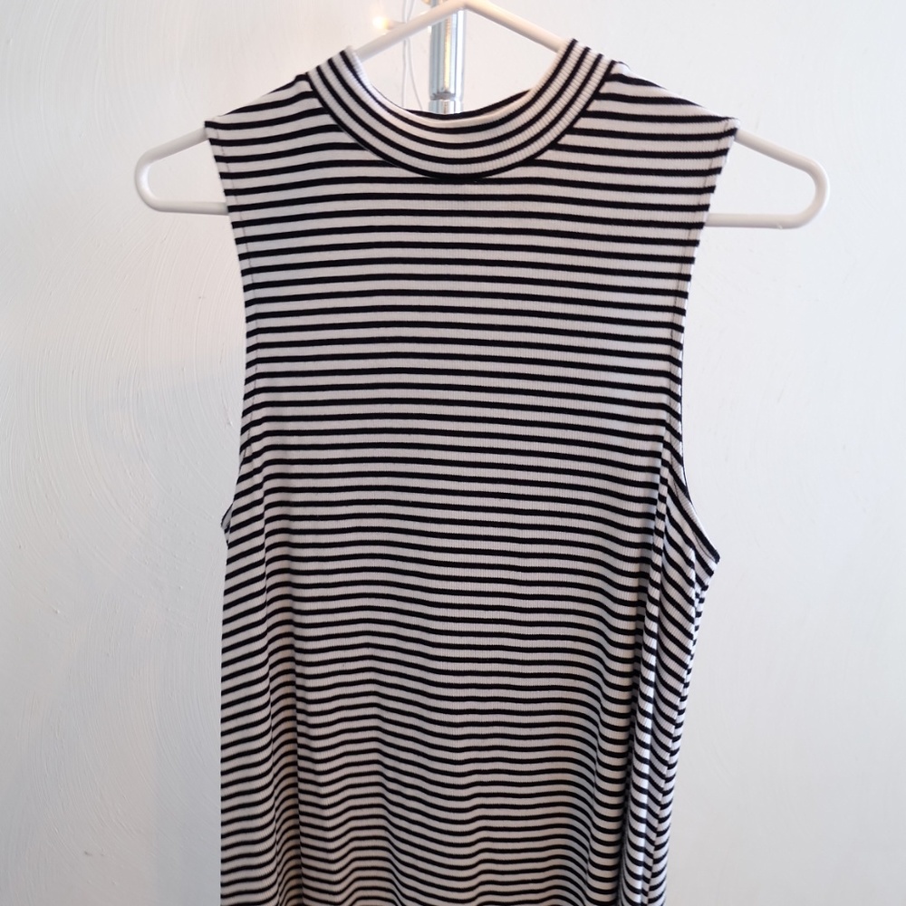 Mossimo Sleeveless Shirt